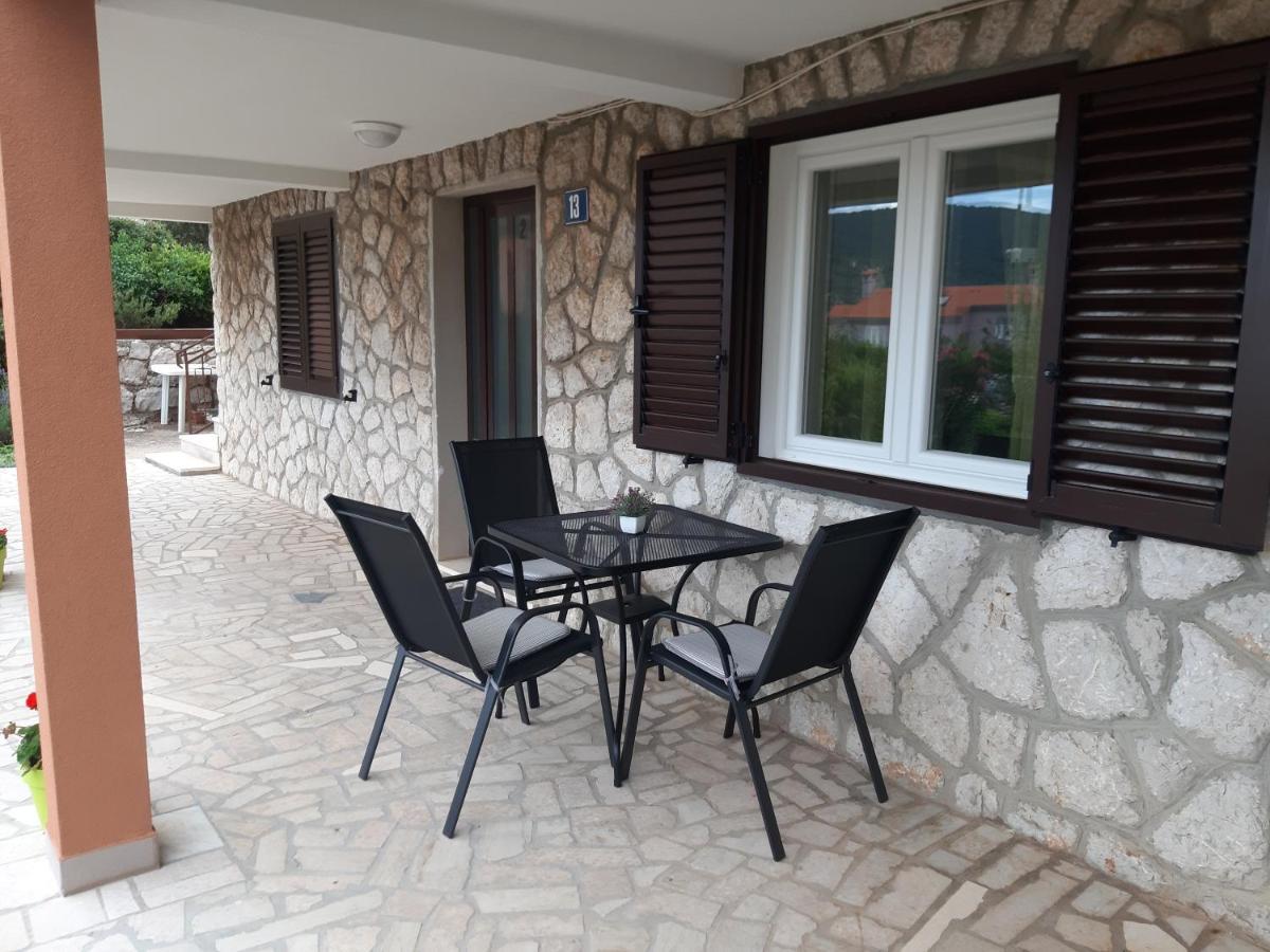 Apartmani Ana Cres Exterior photo