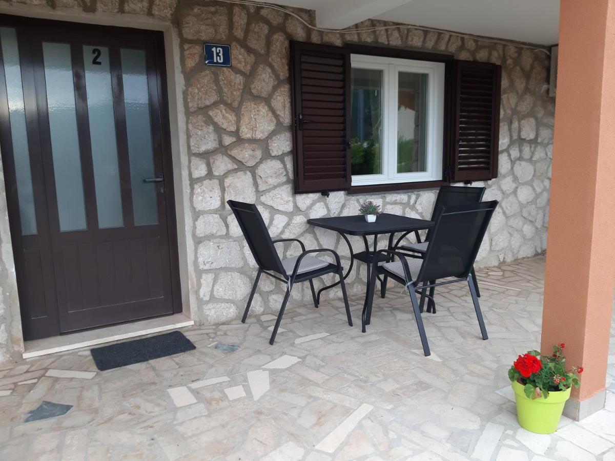 Apartmani Ana Cres Exterior photo