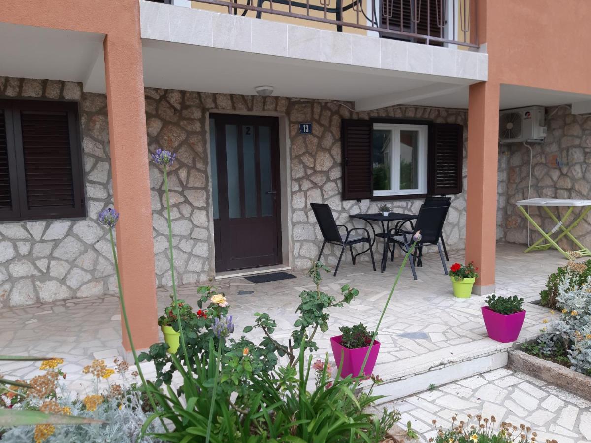 Apartmani Ana Cres Exterior photo