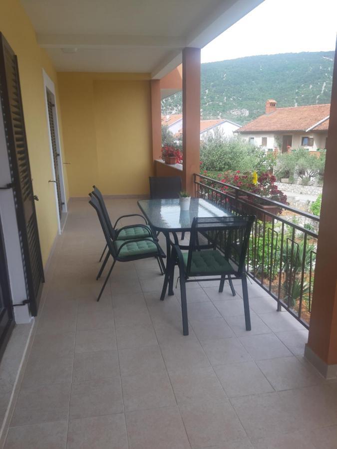Apartmani Ana Cres Exterior photo