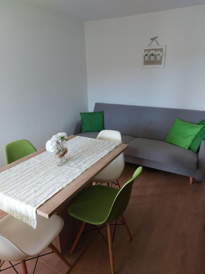 Apartmani Ana Cres Exterior photo