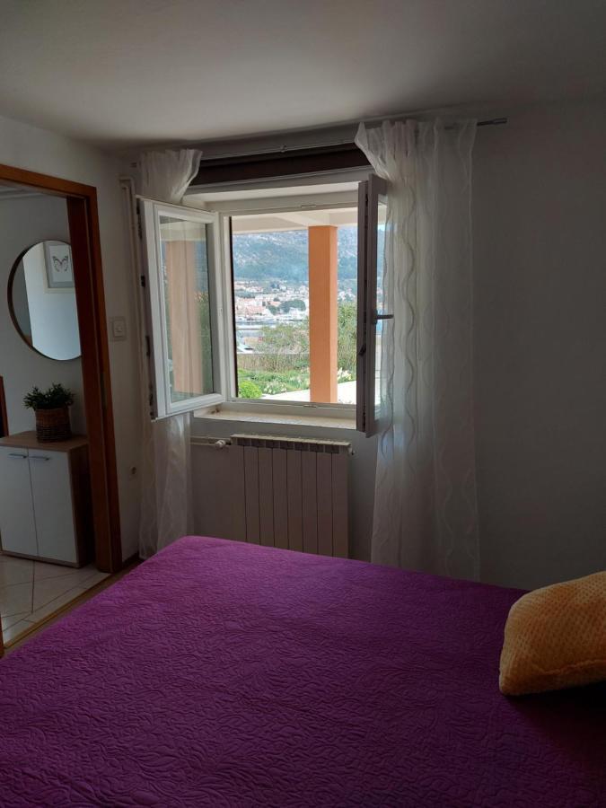 Apartmani Ana Cres Exterior photo