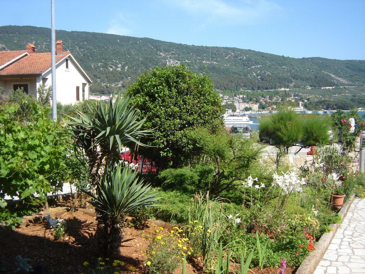 Apartmani Ana Cres Exterior photo
