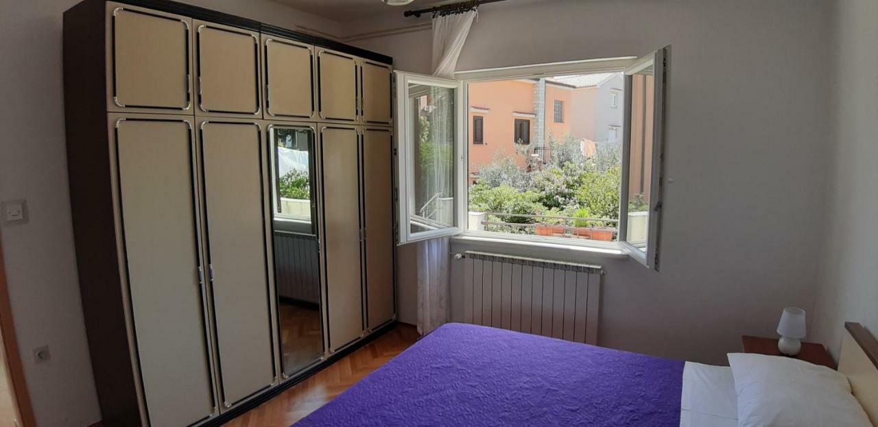 Apartmani Ana Cres Exterior photo